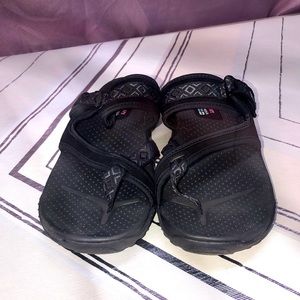 WS-946 Skechers size 9 1/2